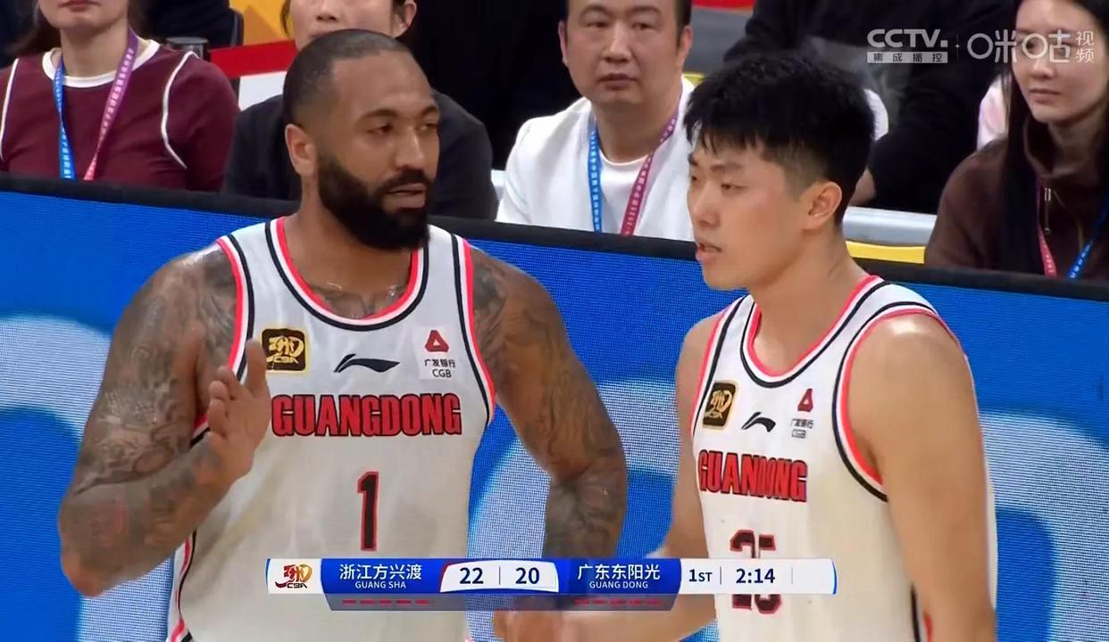 关于赛后德甲焦点战；广厦男篮战术微调；震撼外界；轮换策略成焦点的信息